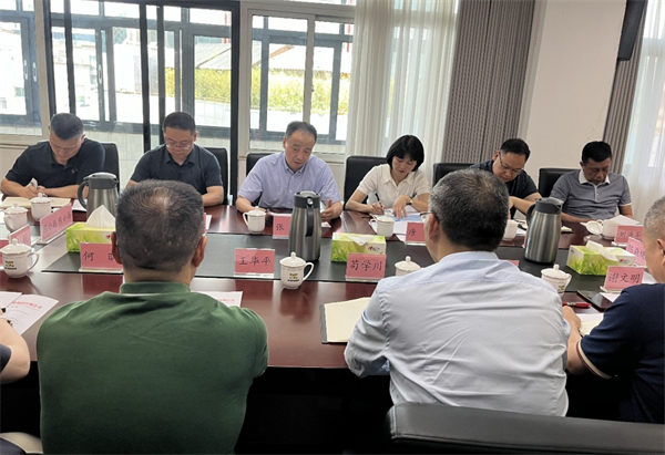 四川省供銷投資集團與青白江區座談交流