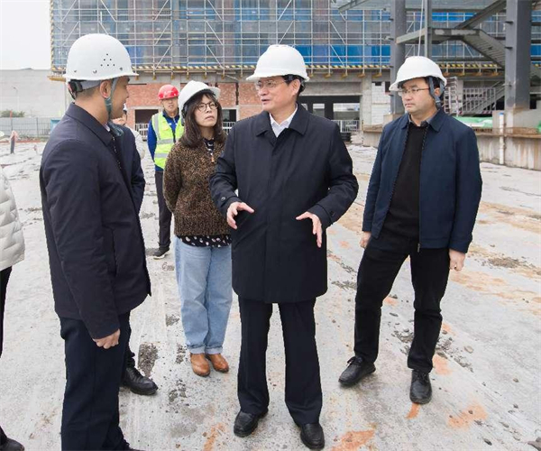 蔡邦銀調研省老鄰居商貿連鎖公司項目建設情況